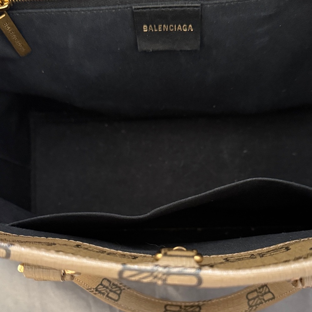Balenciaga Tan Logo Tote Bag - Picture 3 of 9
